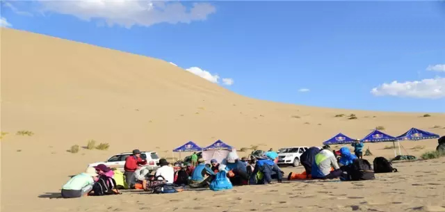 沙漠徒步